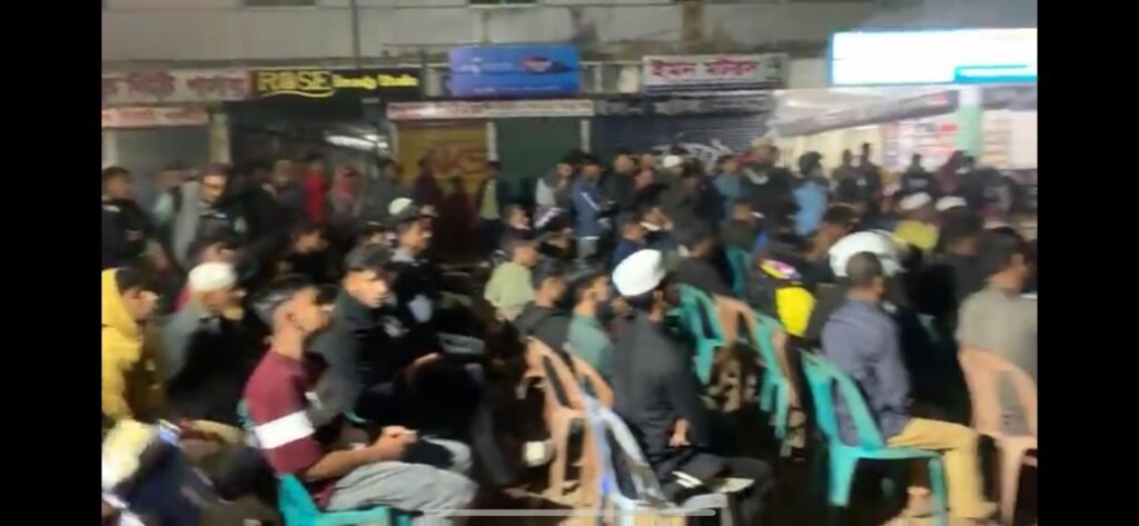 May be an image of one or more people, slow loris and crowd